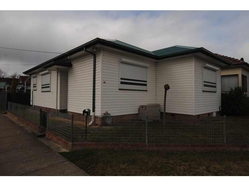 41 Rifle  Parade, Lithgow NSW 2790
