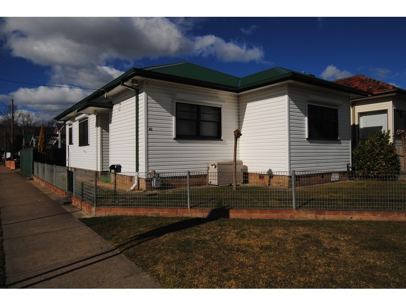 41 Rifle  Parade, Lithgow NSW 2790