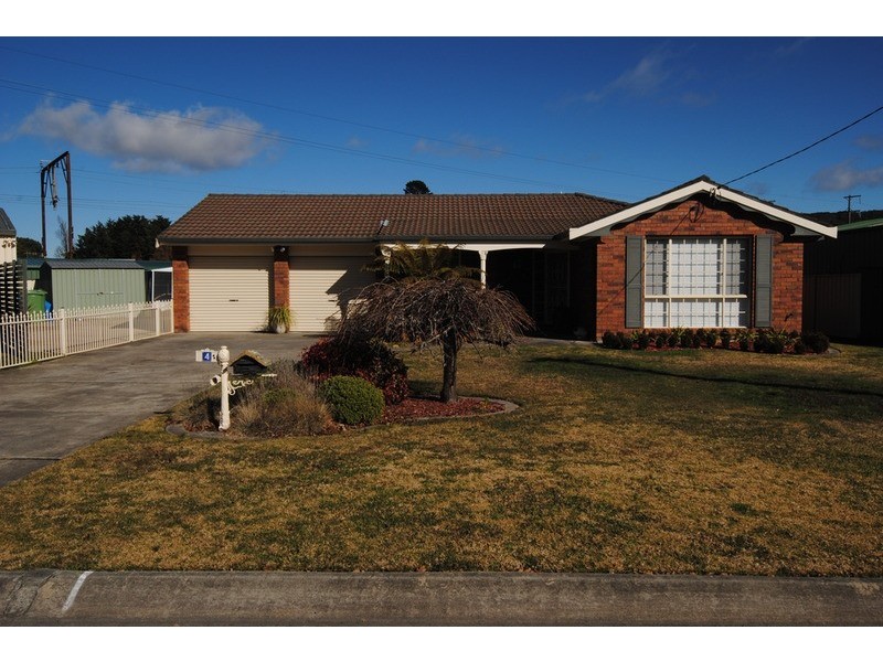 4 Fullagar Avenue, Lithgow NSW 2790
