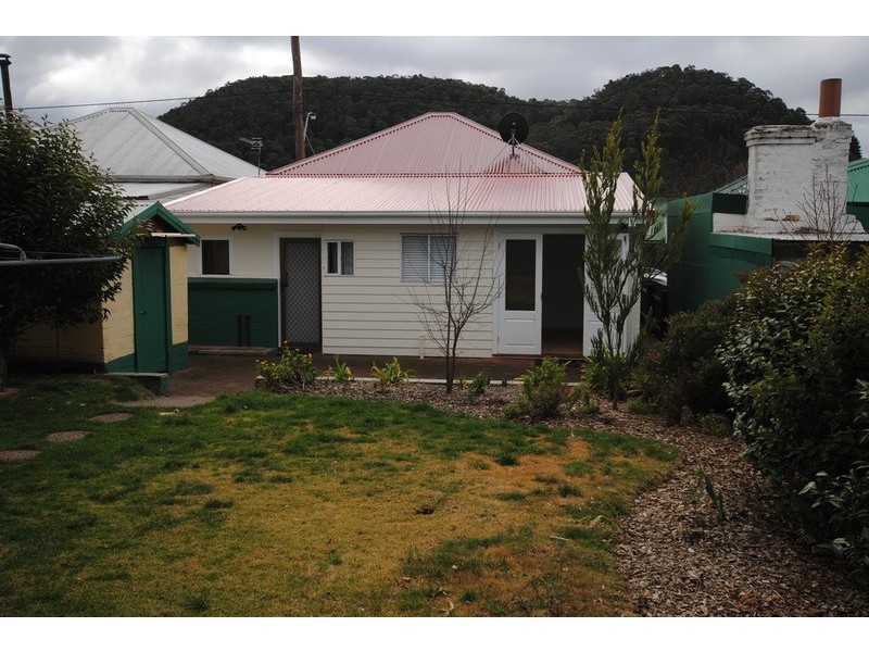 21 Read Avenue, Lithgow NSW 2790