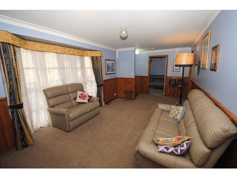 2 Victoria Avenue, Lithgow NSW 2790