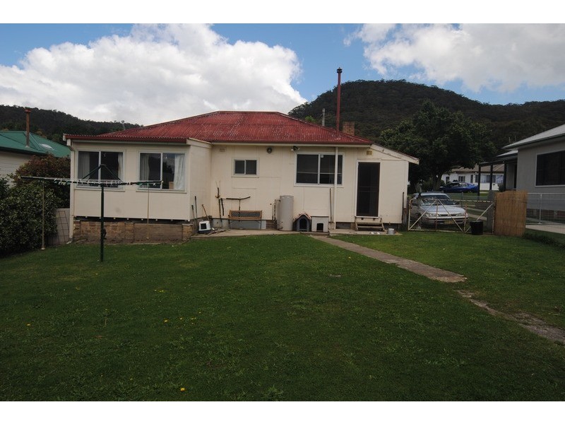 18 Beaufort Street, Lithgow NSW 2790