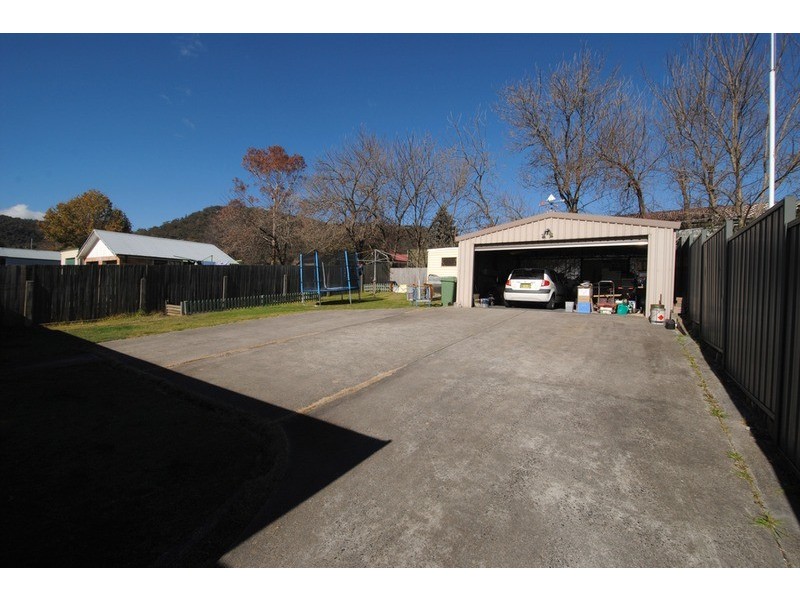 90 Rabaul Street, Lithgow NSW 2790