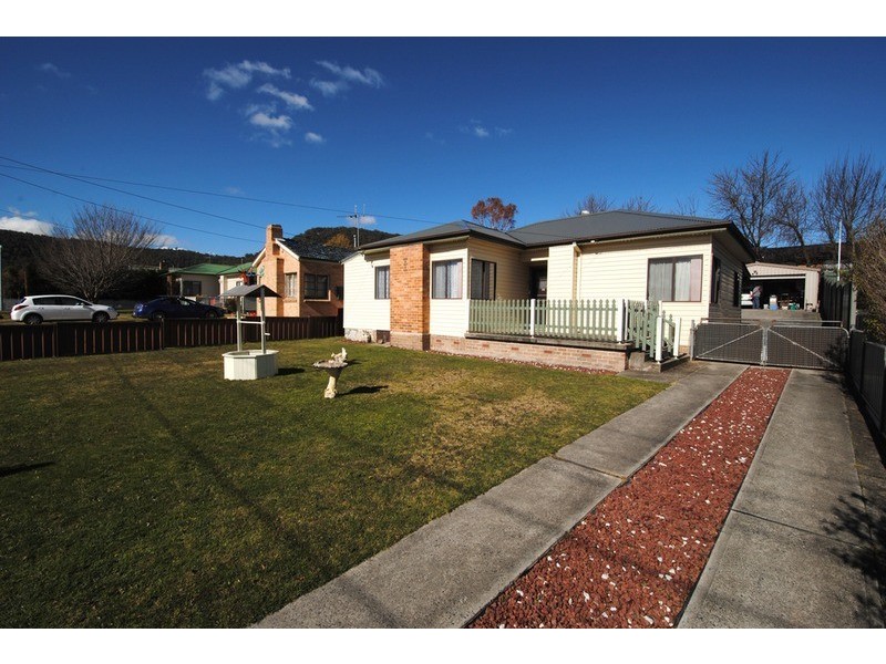 90 Rabaul Street, Lithgow NSW 2790