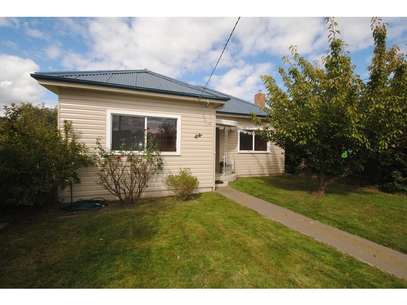 25 Rifle Parade, Lithgow NSW 2790