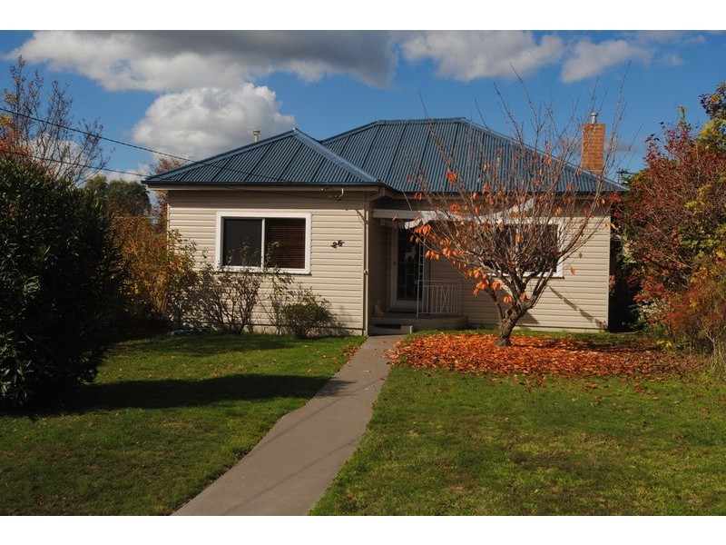 25 Rifle Parade, Lithgow NSW 2790