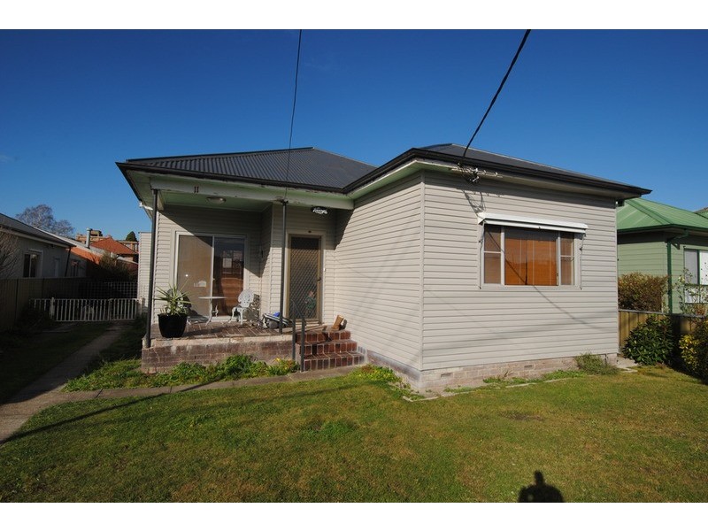 11 Rifle Parade, Lithgow NSW 2790