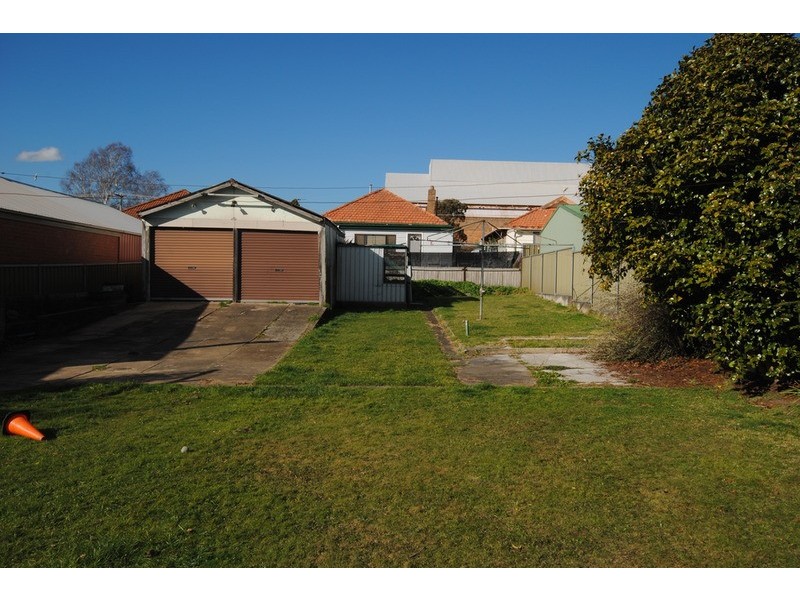 11 Rifle Parade, Lithgow NSW 2790