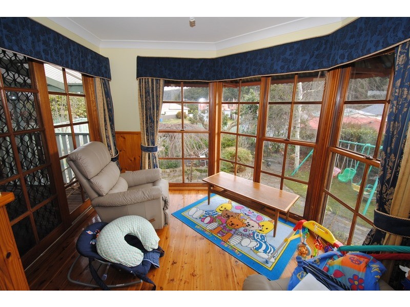 2 Victoria Avenue, Lithgow NSW 2790