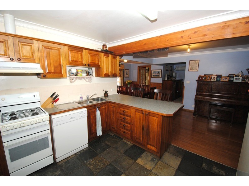 2 Victoria Avenue, Lithgow NSW 2790
