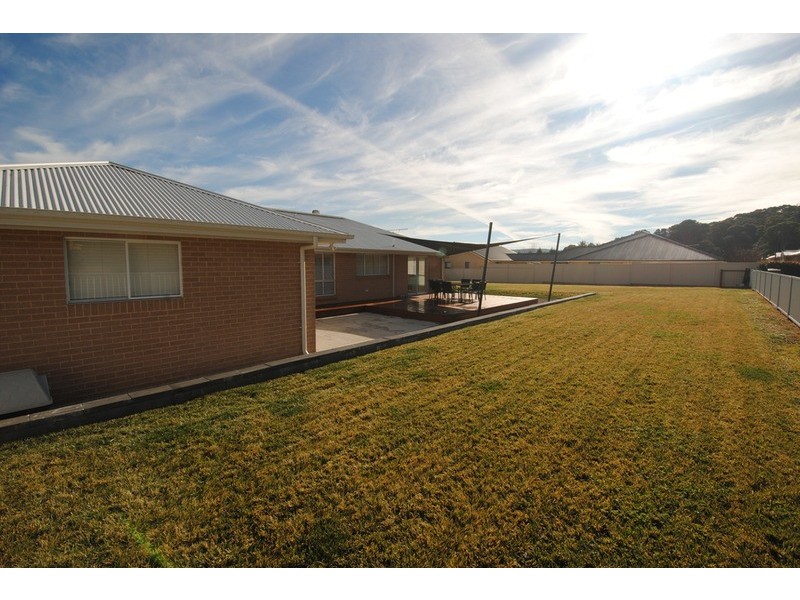 2 Acer Place, Lithgow NSW 2790