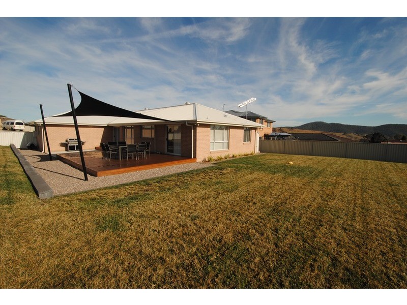 2 Acer Place, Lithgow NSW 2790