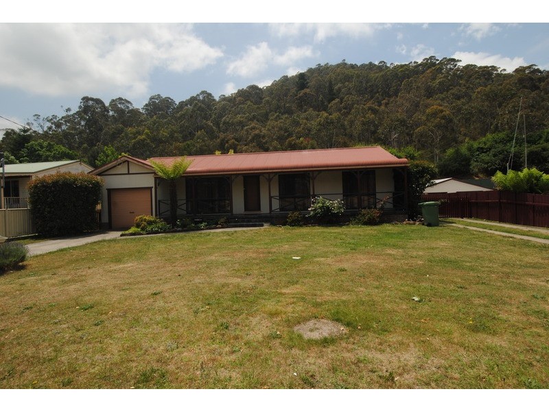 102 Sandford Avenue, Lithgow NSW 2790