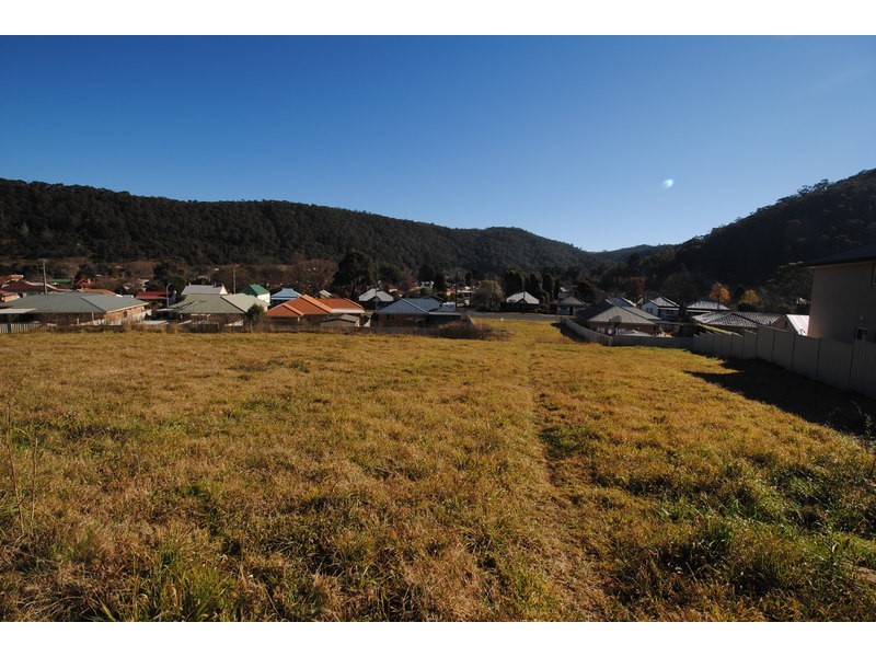 13 Henderson Place, Lithgow NSW 2790
