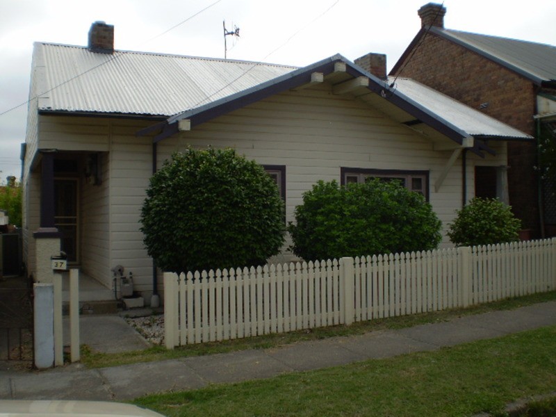 37 Spooner Street, Lithgow NSW 2790