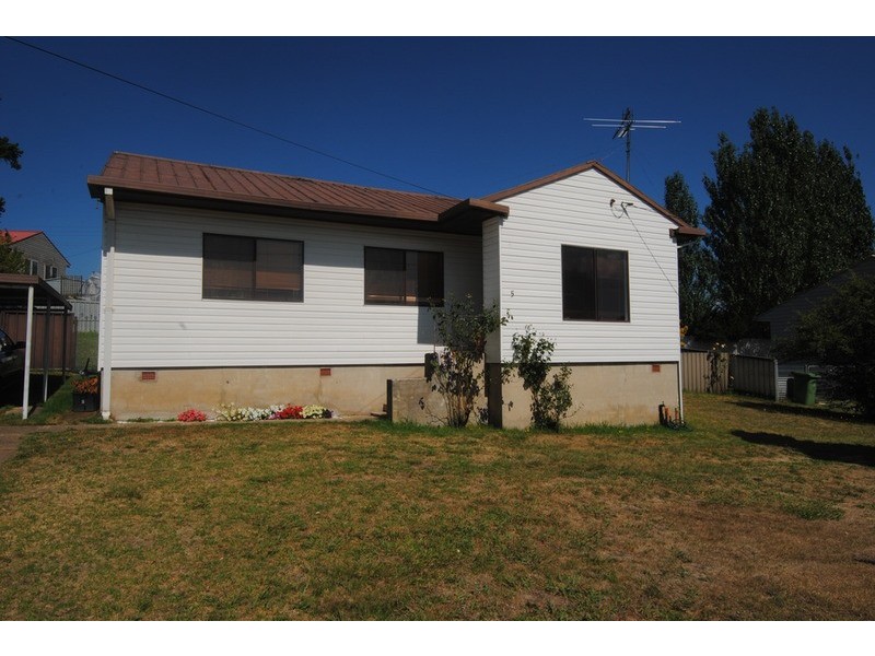 5 Hume  Avenue, Wallerawang NSW 2845