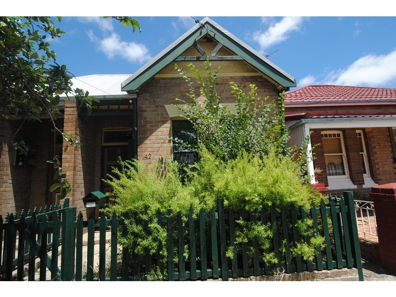 42 Hayley Street, Lithgow NSW 2790