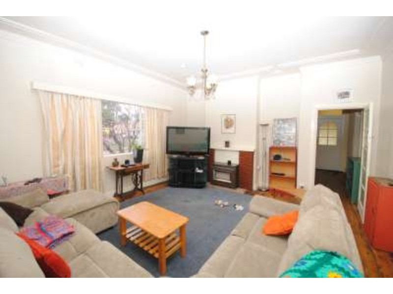 41 Railway Parade, Lithgow NSW 2790