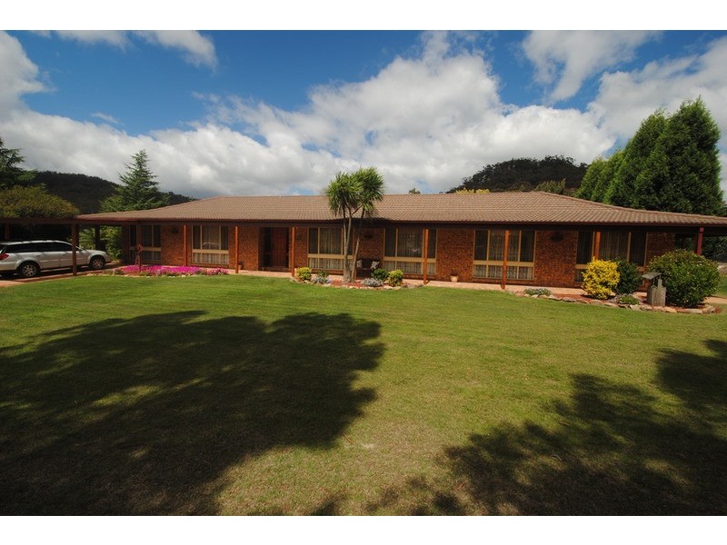 6 Girraween Drive, Marrangaroo NSW 2790