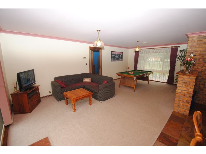 6 Girraween Drive, Marrangaroo NSW 2790