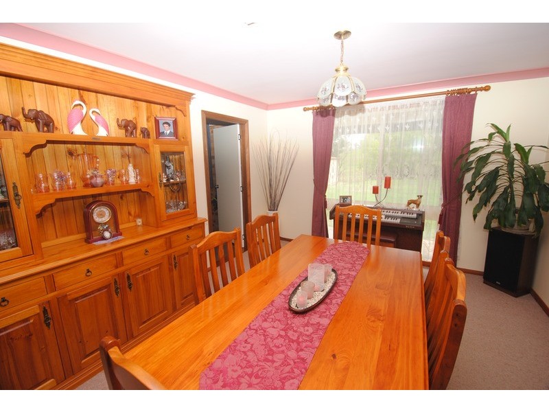 6 Girraween Drive, Marrangaroo NSW 2790