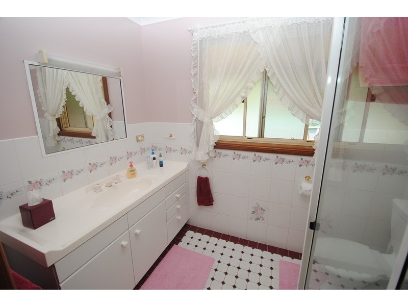 6 Girraween Drive, Marrangaroo NSW 2790