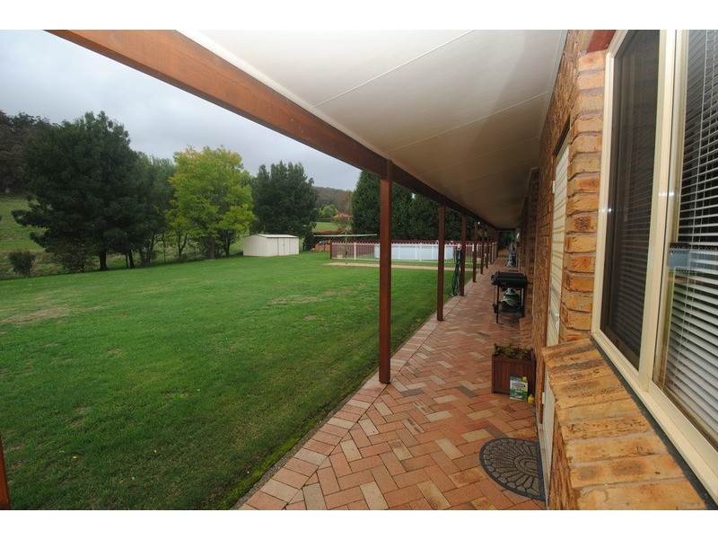 6 Girraween Drive, Marrangaroo NSW 2790