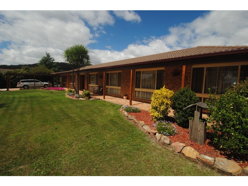 6 Girraween Drive, Marrangaroo NSW 2790