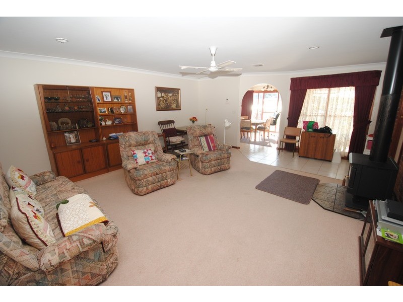 1 Girraween Drive, Marrangaroo NSW 2790