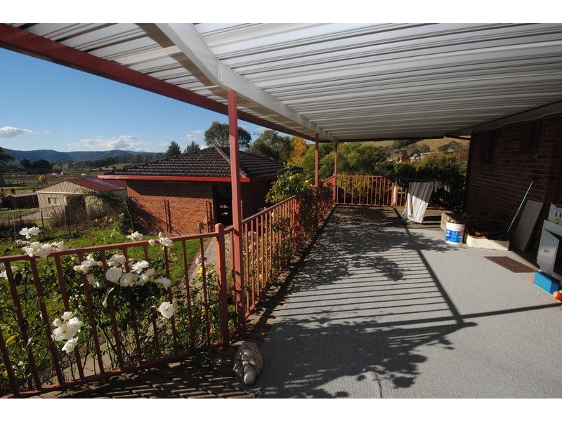 1 Girraween Drive, Marrangaroo NSW 2790