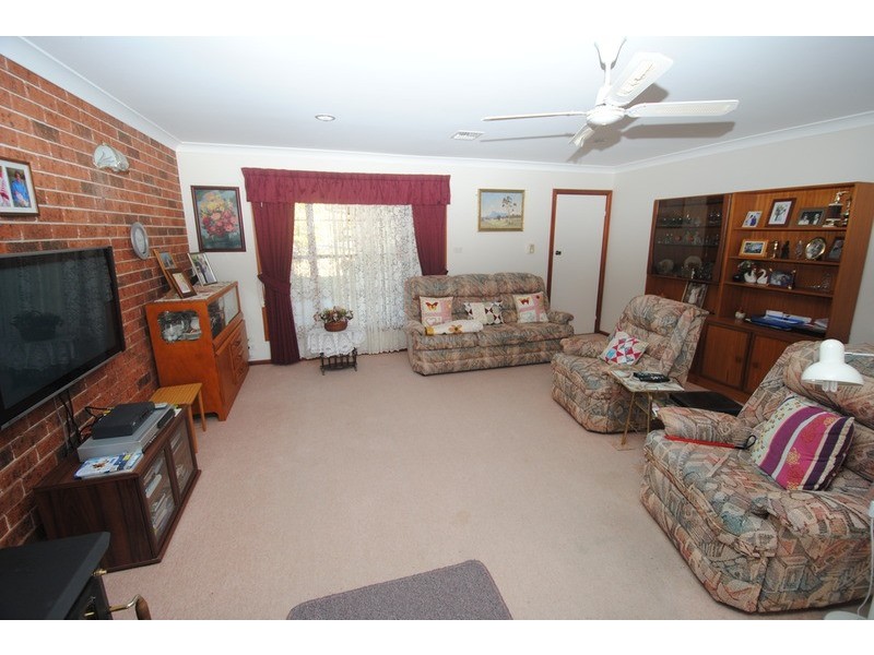 1 Girraween Drive, Marrangaroo NSW 2790