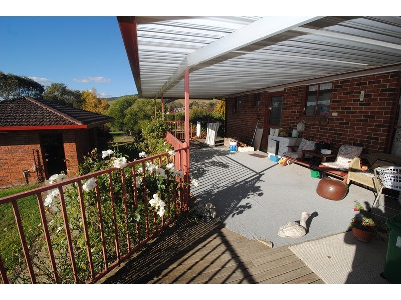 1 Girraween Drive, Marrangaroo NSW 2790