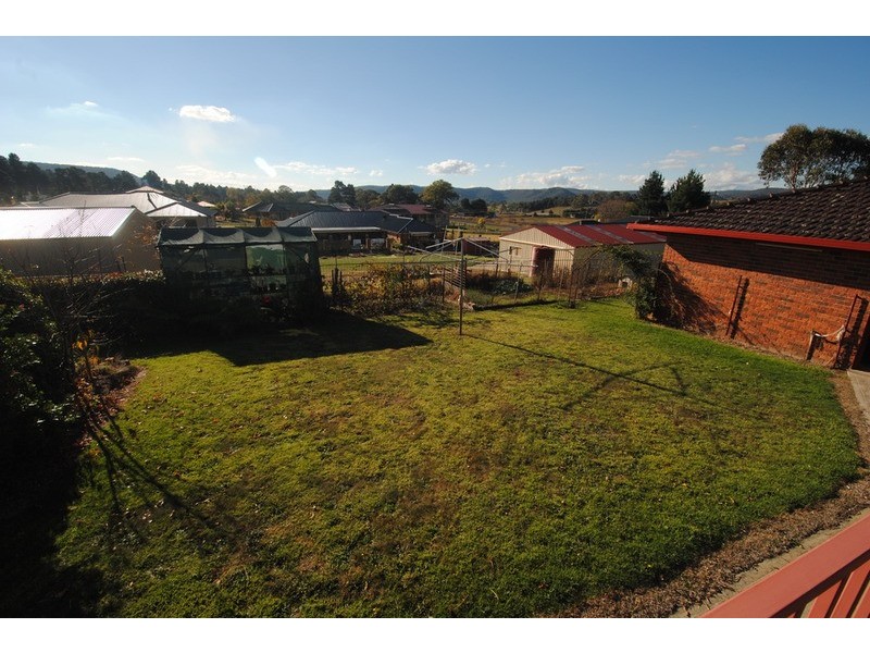 1 Girraween Drive, Marrangaroo NSW 2790
