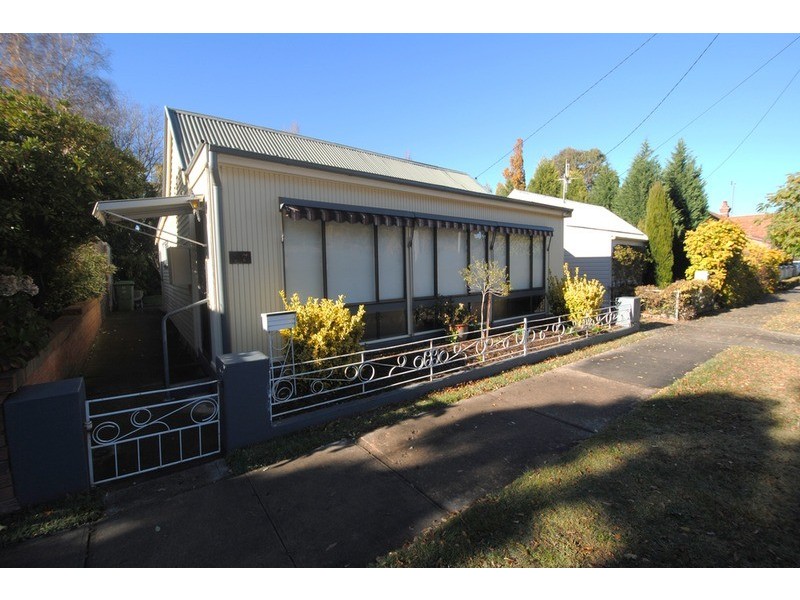 17 Coalbrook Street, Lithgow NSW 2790