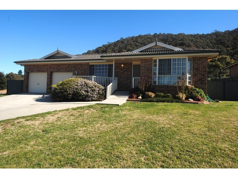 11 Wilton  Close, Lithgow NSW 2790