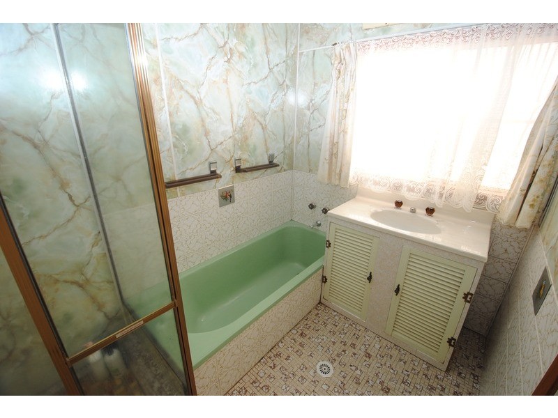 22 Rifle  Parade, Lithgow NSW 2790