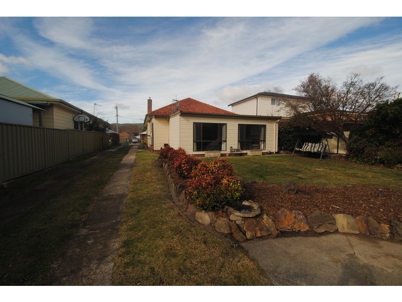 22 Rifle  Parade, Lithgow NSW 2790