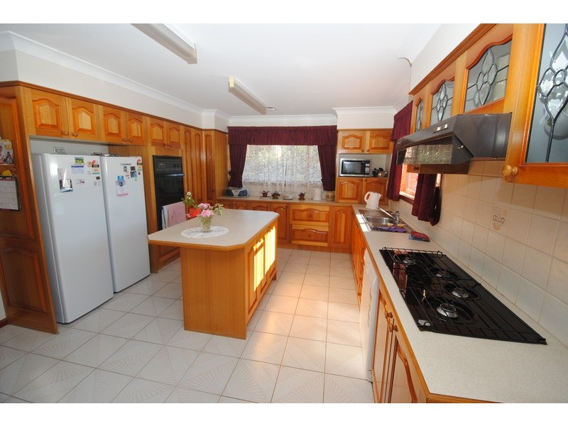 1 Girraween Drive, Marrangaroo NSW 2790