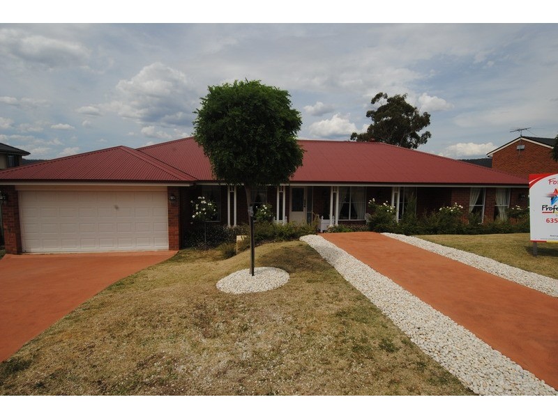25 Hillcrest Avenue, Lithgow NSW 2790