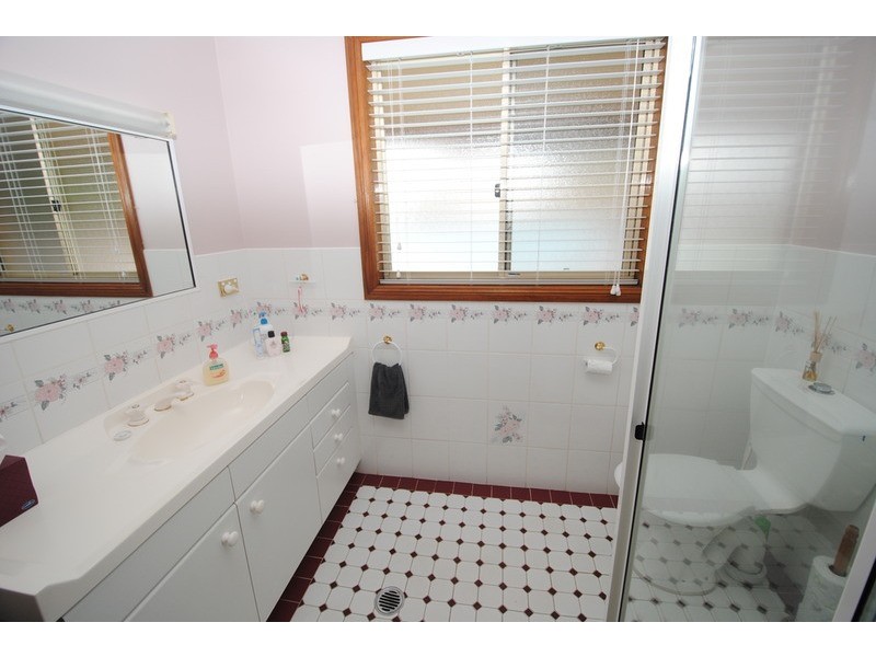 6 Girraween Drive, Marrangaroo NSW 2790