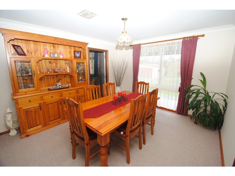 6 Girraween Drive, Marrangaroo NSW 2790