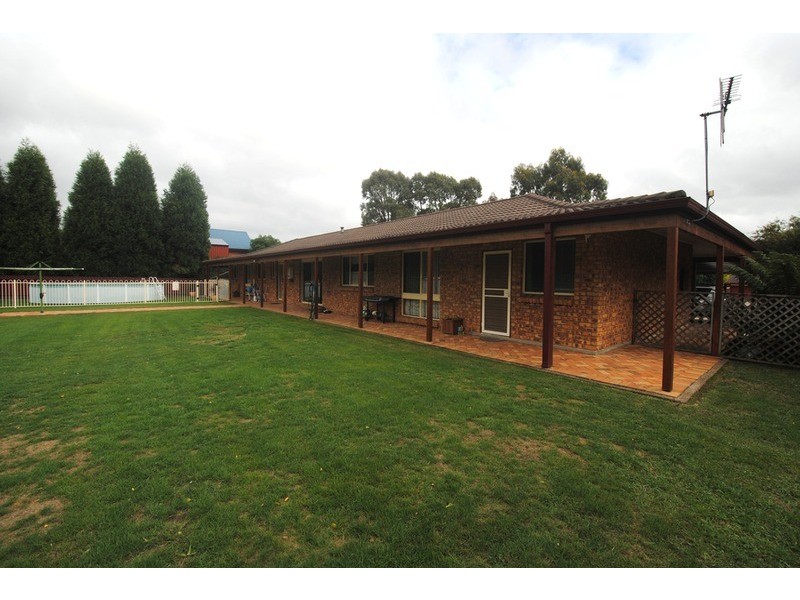 6 Girraween Drive, Marrangaroo NSW 2790