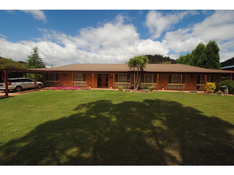 6 Girraween Drive, Marrangaroo NSW 2790