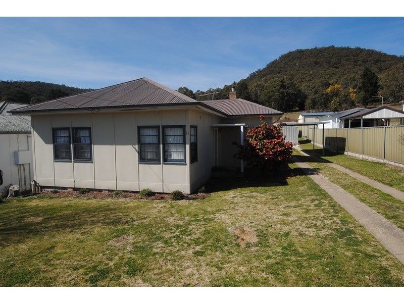 11 Beaufort Street, Lithgow NSW 2790