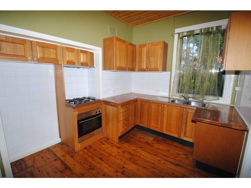 12 Lone Pine  Avenue, Lithgow NSW 2790