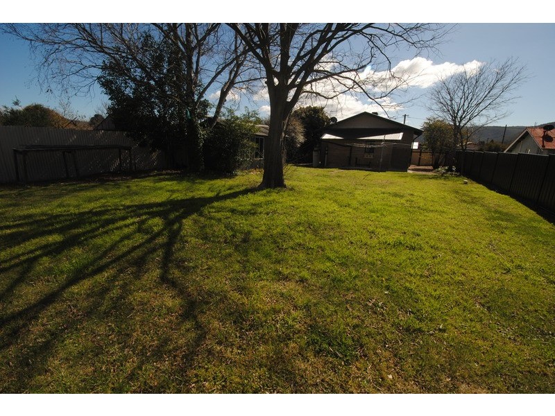12 Lone Pine  Avenue, Lithgow NSW 2790