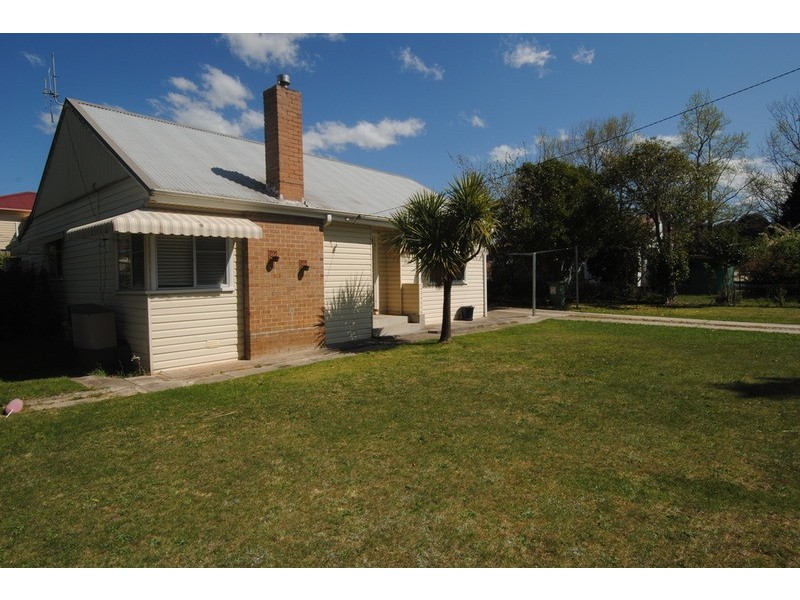 12 Amiens Street, Lithgow NSW 2790