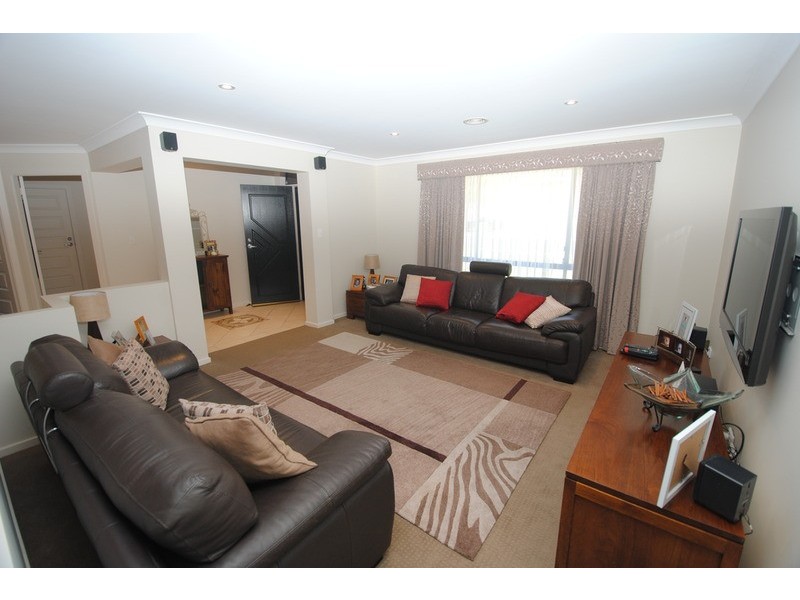 9 Claret Ash Avenue, Lithgow NSW 2790