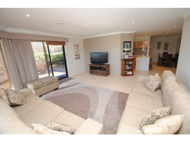 9 Claret Ash Avenue, Lithgow NSW 2790