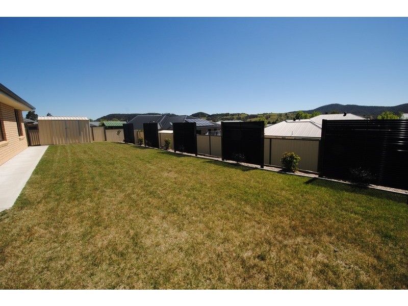 9 Claret Ash Avenue, Lithgow NSW 2790